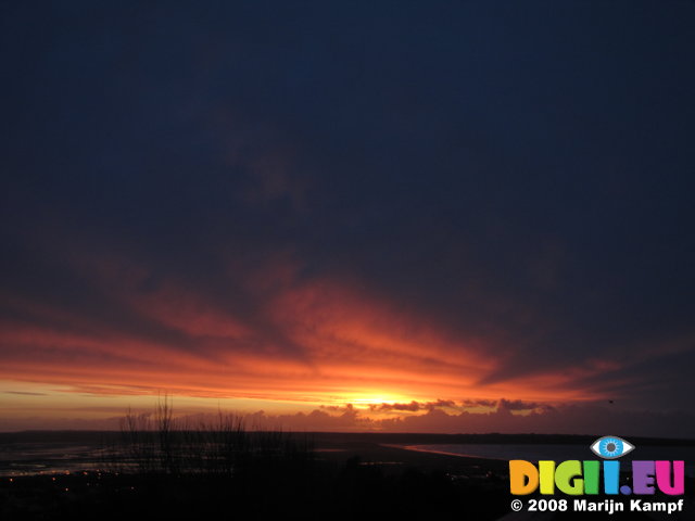 SX01431 Sunrise over Tramore bay